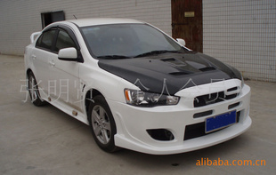 2009三菱翼神进口树脂包围