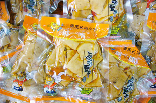 重庆名特小吃够一嘴豆干多种口味宋大妈同厂一箱20斤