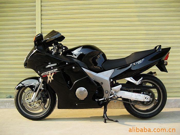 ۱CBR1100XX