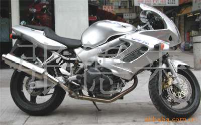 VTR1000FĦг