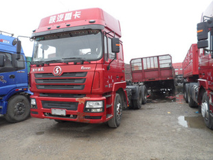 水泊梁山德龙双驱牵引车二手车