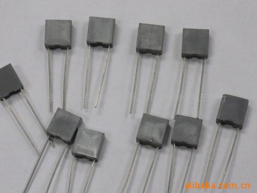 У100V104