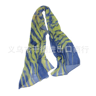 新款巴厘纱斑马纹印花围巾义乌围巾加工厂巴厘纱加工翘边包装
