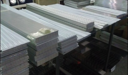 LED·,PCBչT81.5