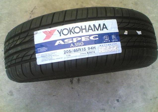 ̥215/55R17