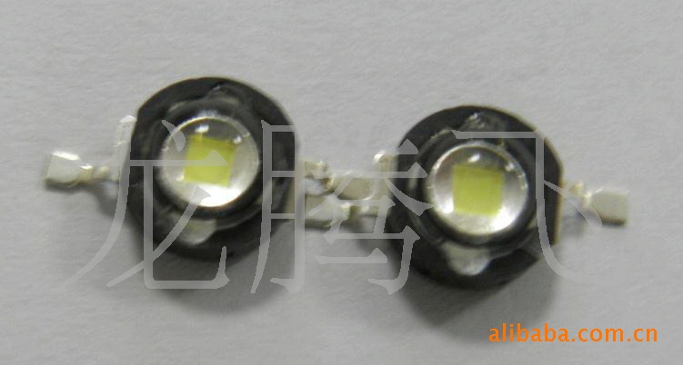 ״LED