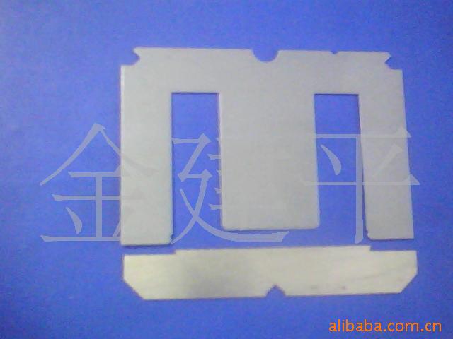 EIƬ