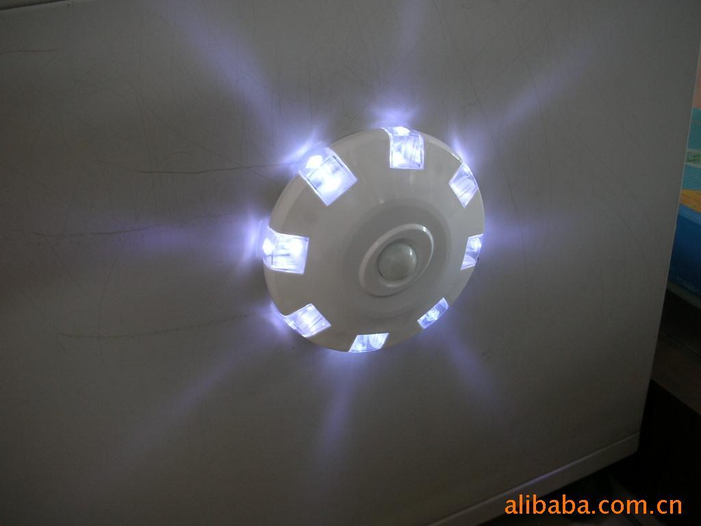 ledӦ