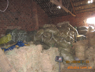 大量袋装干牛粪,水分低,杂质少,欢迎订购!!!