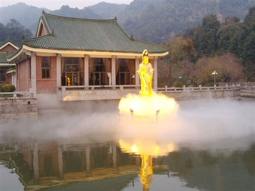 豸