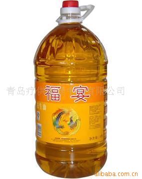 绨