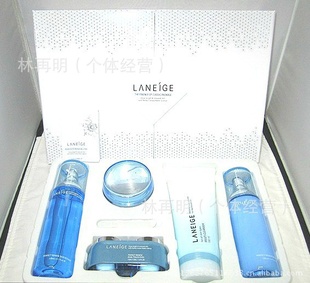 厂家化妆品批发蓝芝雪凝新生5件套配手提袋化妆品套装