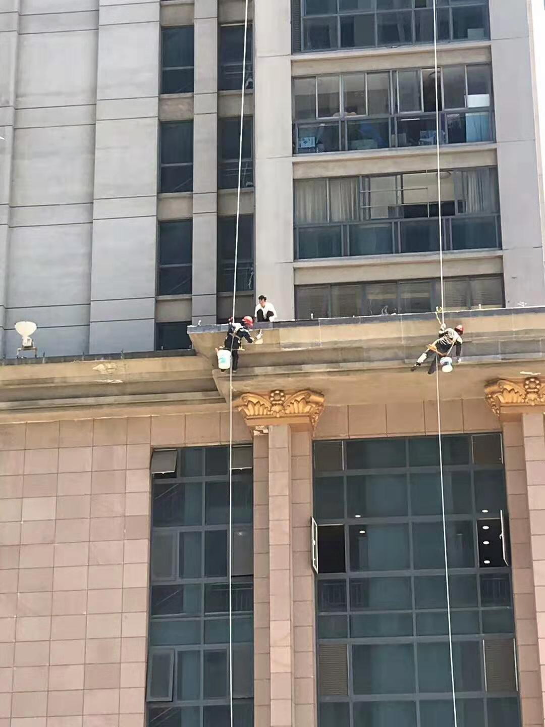 上海高空安装外墙落水管 住宅小区雨水管 污水管安装