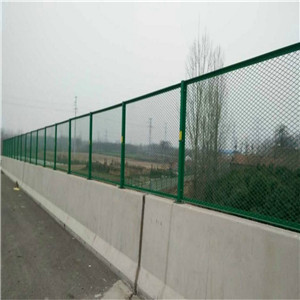 生命的庄严无法接受高速公路设备欠完善之痛