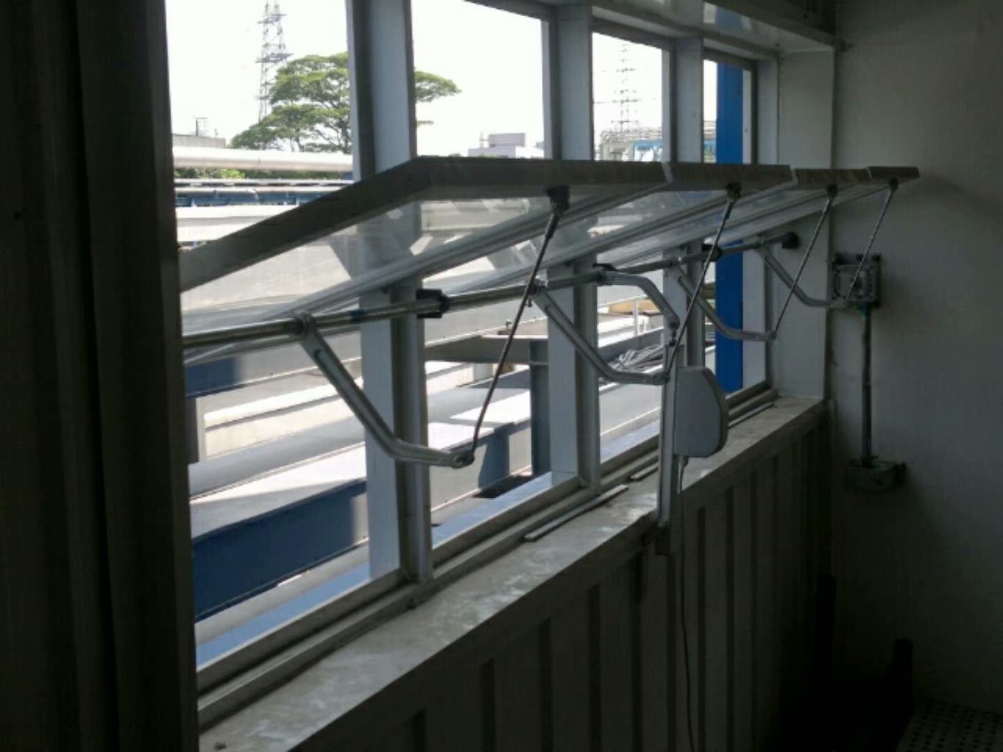 电动开窗器带雨感智能遥控行程天窗控制器齿条式消防感应排烟