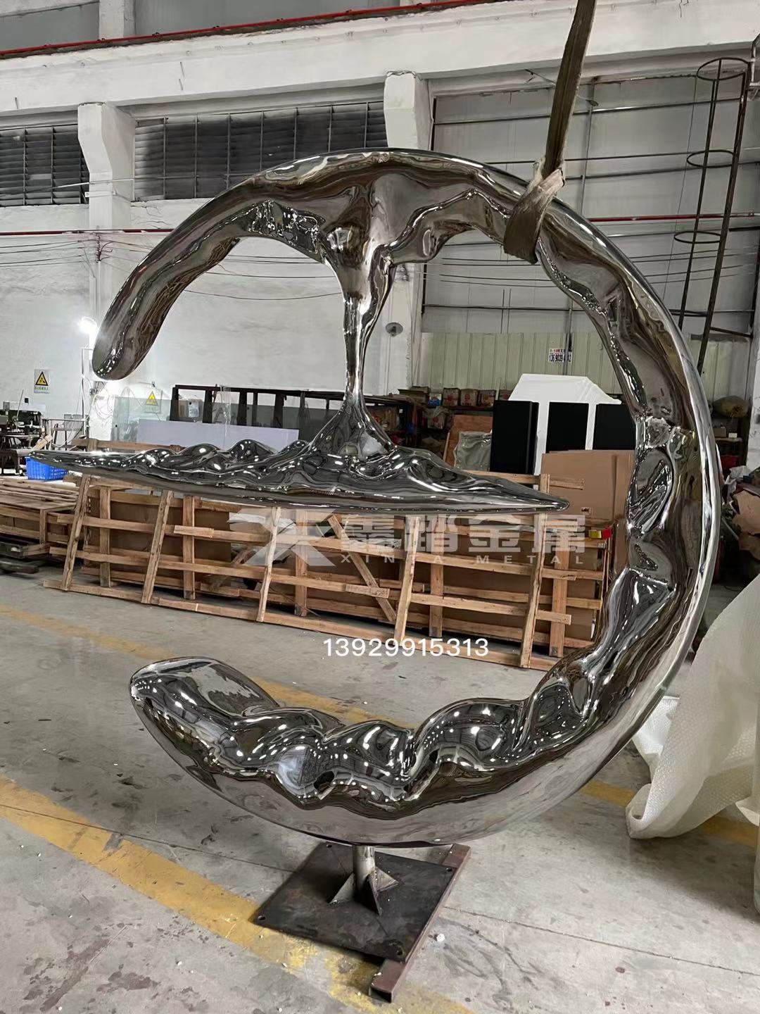 水波纹不锈钢圆环雕塑 造型金属不锈钢锻打工艺圆雕塑