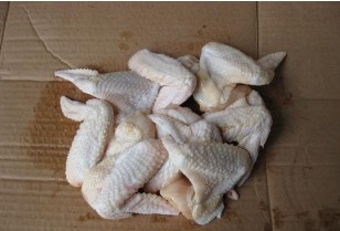 主要经营产品有,带鱼,尤鱼,鸡爪,鸡翅,鸡脚