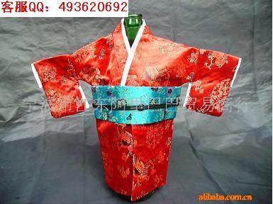 苏式锦缎日服酒瓶套,O