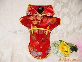 三排翻领旗袍酒瓶套,酒具,餐具,锦缎礼品D(可混款