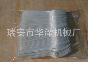 小勺子包装机枕式包装机,小玩具枕式包装机