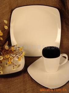 16PCSSUQAREDINNERSET