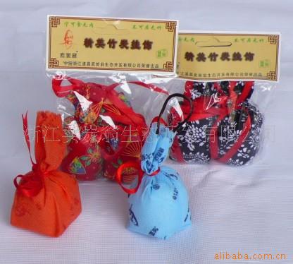 竹炭除味小挂包