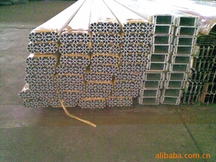 生产各种广告货架用环保工业铝材