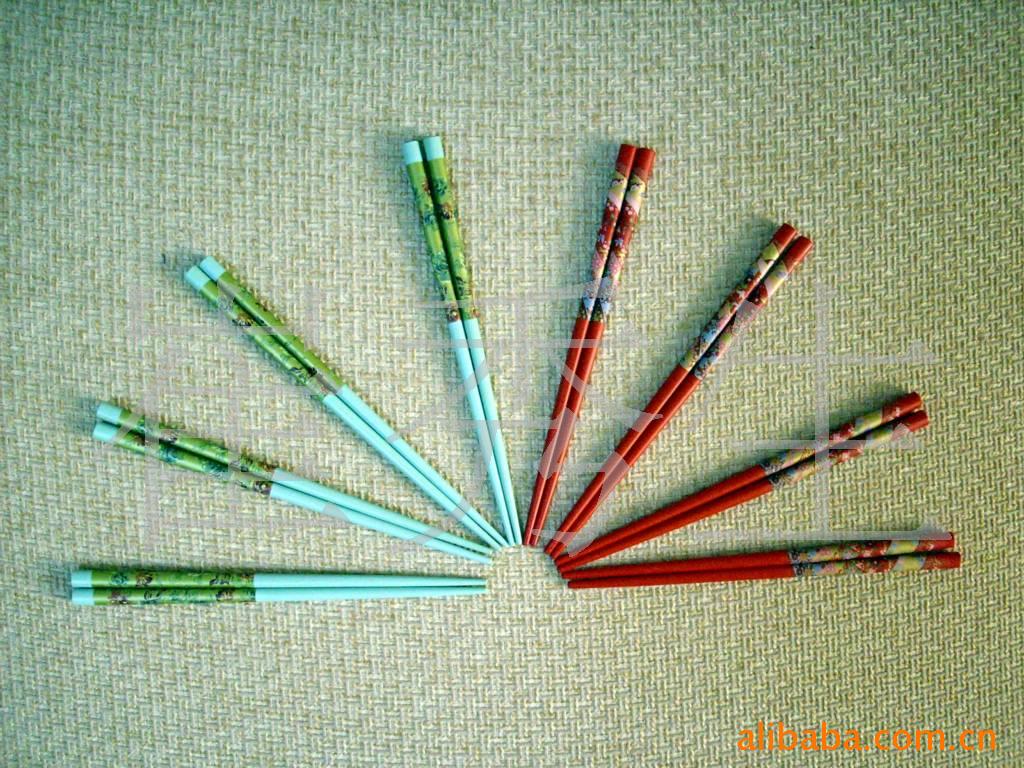 տӣ