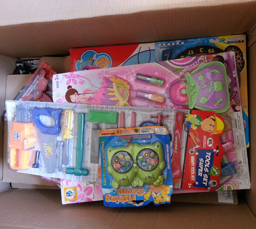 库存玩具论斤饰品玩具,各类头饰、耳饰、手饰、脚饰等厂家货源优