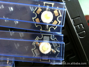LED嵥˫Ϲ