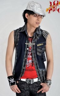 2011年男式牛仔马甲P=B-104-024朋克PUNK摇滚破洞马甲韩版马夹