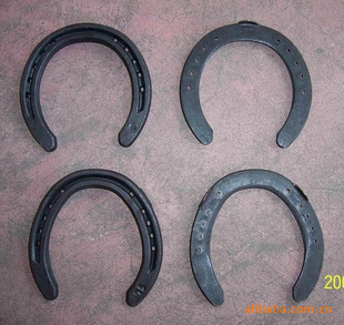 Horseshoes-Aϵ