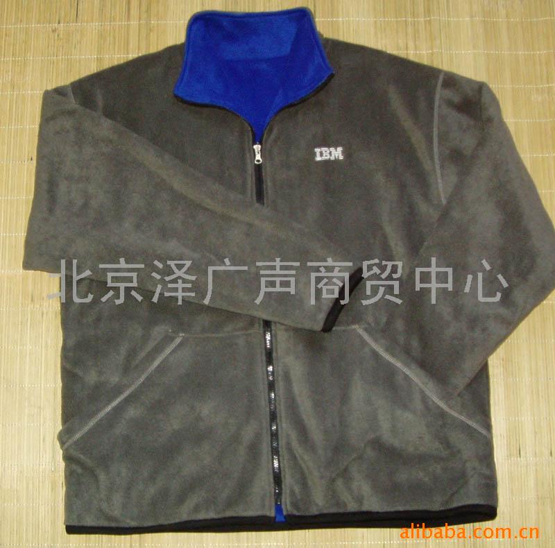 洩,