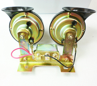 12Vߵˮţȴ̵һĦг