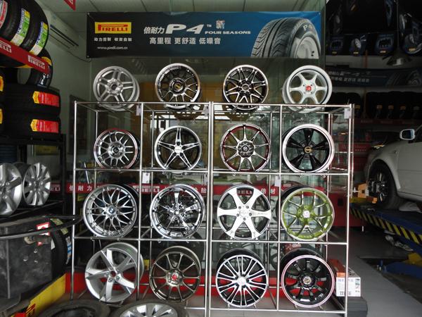 ̥235/55R17PilotPrimacy