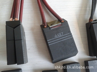 铁路机车碳刷加工生产制造;摩根碳刷CE7-2X(10X43X53),