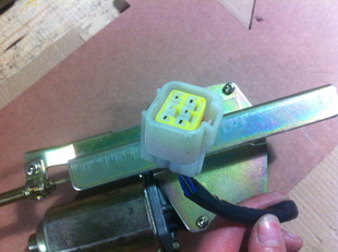 KD½岻ϨϨ12V/24V