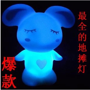D28流氓兔七彩小夜灯批发地摊LEDLove兔七彩爱心兔货源批发