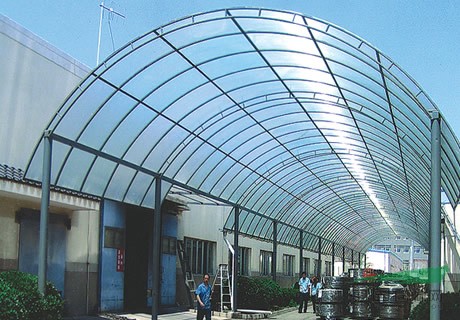 供甘肃兰州阳光板和张掖中空板及聚碳酯板厂家