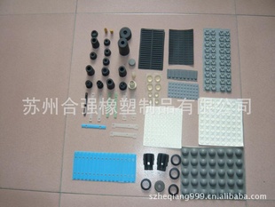 厂家直销各种规格硅橡胶电子脚垫电脑脚垫手工背胶脚垫产品