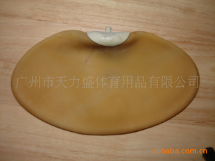 齺
