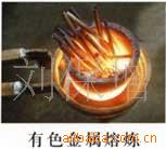 н豸