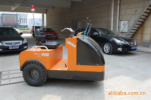 电动牵引车.牵引力1000kg-3000kg可24小时连续使用,电动客车