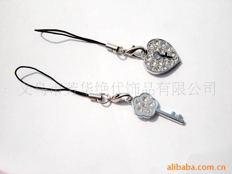 批发韩版满钻心形钥匙情侣手机链