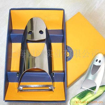 批发不锈钢笑脸瓜果削皮器(彩盒)