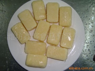 䶳