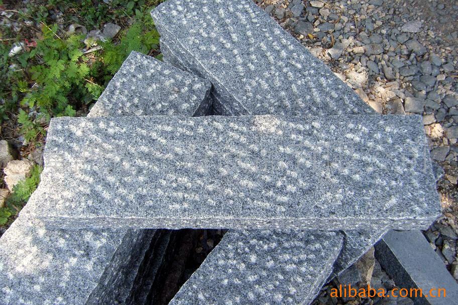 դ