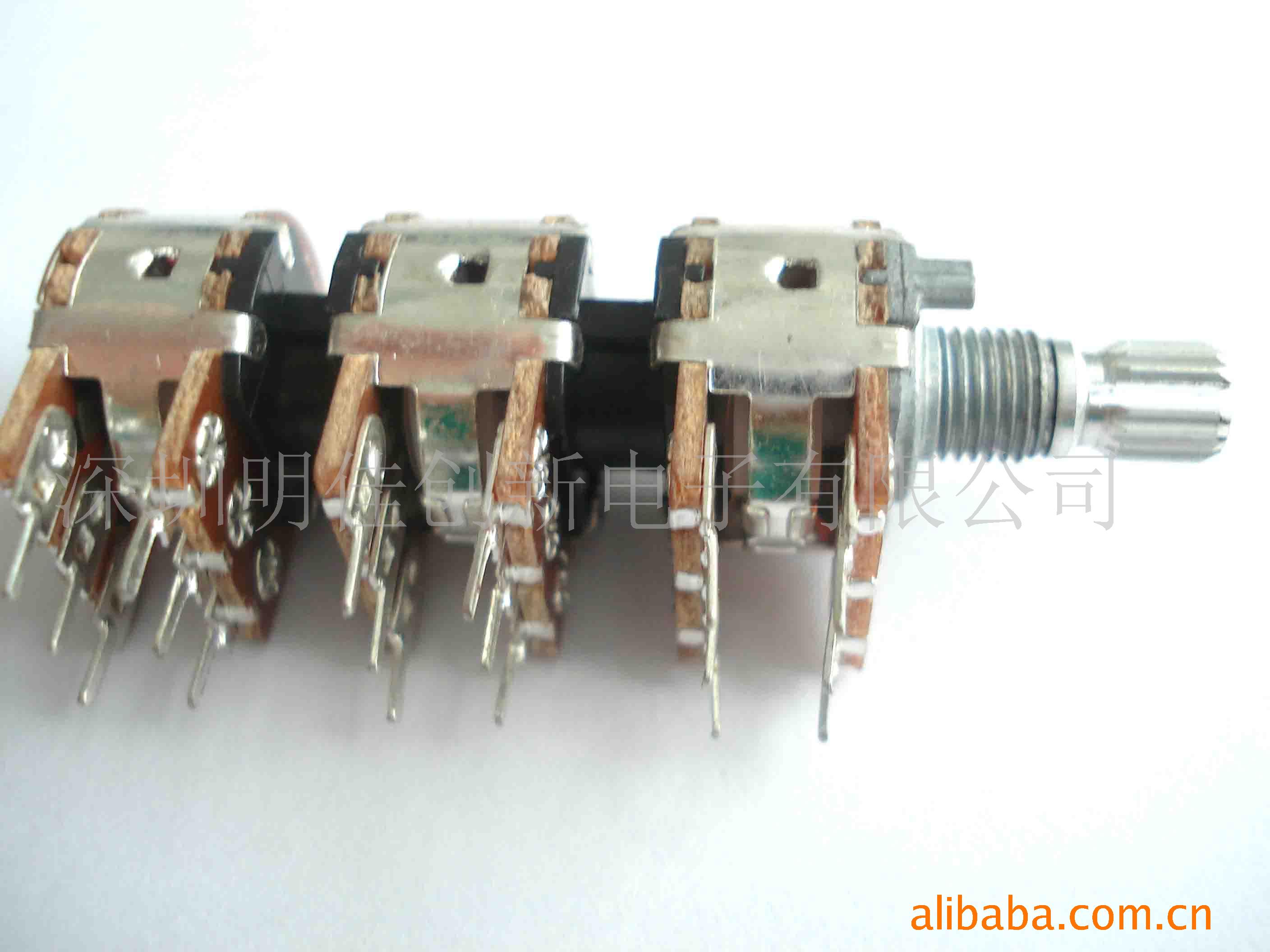 R1610G3-A1-15KQλ