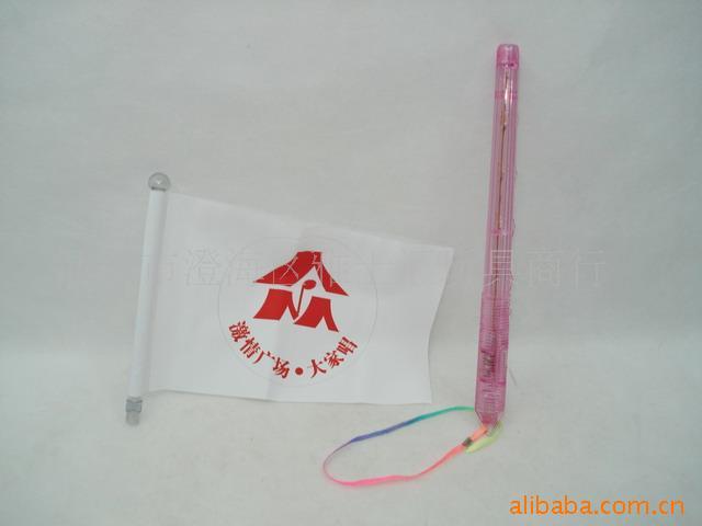 2010杯赠品旗子惨叫鸡毛绒玩具(图)