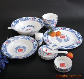 首页 产品大全 家居用品 餐具 各种成套餐具(图) 供应商 博山宝石陶瓷